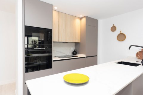 Apartment for sale Madrid, Spain 3 bedrooms, 130 sq.m. No. 120295 - photo 9