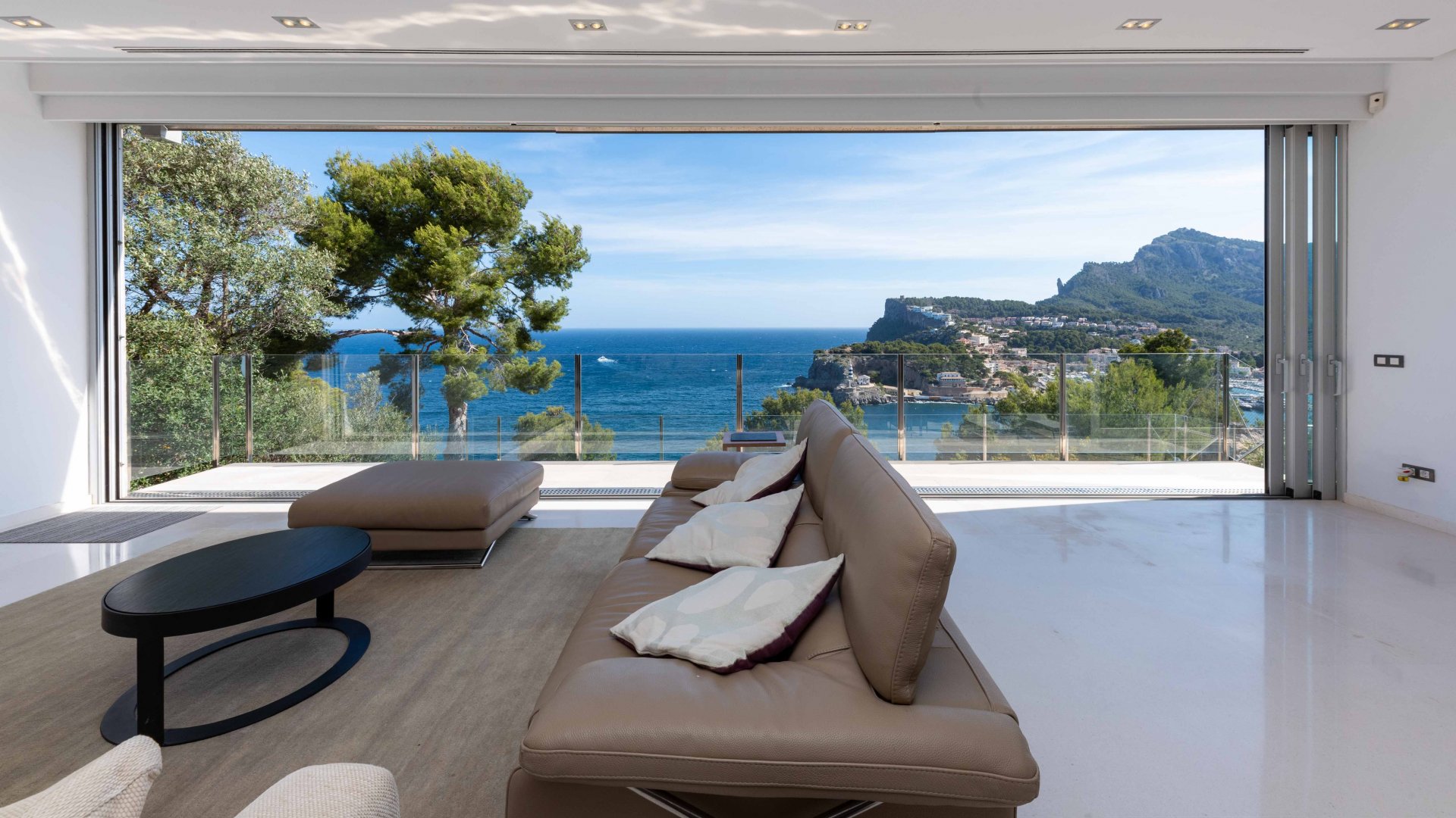 Villa in Port De Soller, Mallorca, Spain 4 bedrooms, 330 sq.m. No. 131036