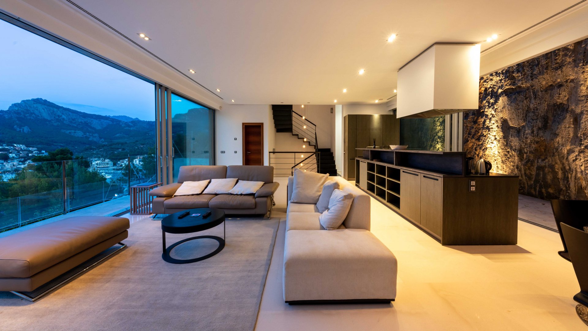 Villa in Port De Soller, Mallorca, Spain 4 bedrooms, 330 sq.m. No. 131036