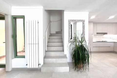 Townhouse for rent Palma de Majorca, Mallorca, Spain 5 bedrooms, 185 sq.m. No. 131040 - photo 15