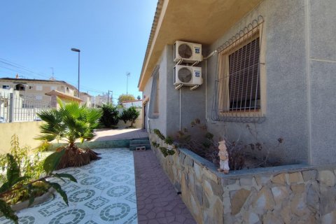 Villa en venta Torrevieja, Alicante, España 4 dormitorios, 195 m2 No. 131786 - foto 26