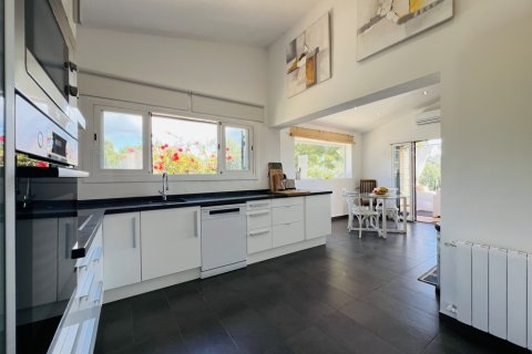 Продажа виллы в Коста Де Ла Кальма, Майорка, Испания 3 спальни, 167м2 №120446 - фото 14