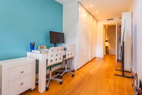 Продажа дома в Мадрид, Испания 3 спальни, 260м2 №121733 - фото 3