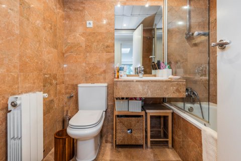 Продажа дома в Мадрид, Испания 3 спальни, 260м2 №121733 - фото 15
