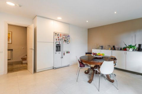 Продажа дома в Мадрид, Испания 3 спальни, 260м2 №121733 - фото 24