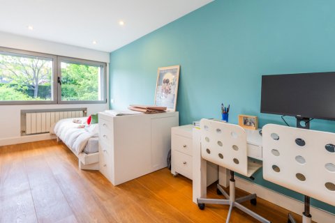 Продажа дома в Мадрид, Испания 3 спальни, 260м2 №121733 - фото 1
