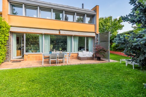 Продажа дома в Мадрид, Испания 3 спальни, 260м2 №121733 - фото 29