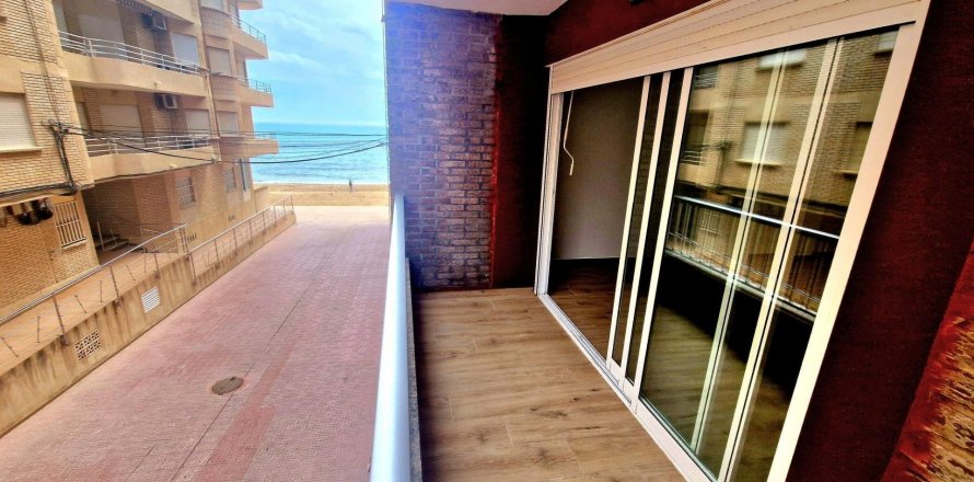 Apartamento La Mata, Alicante, España 3 dormitorios, 104 m2 No. 131584