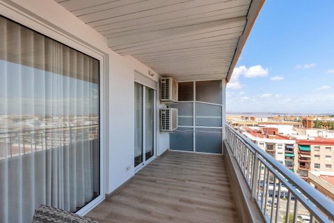 Apartment for sale Torrevieja, Alicante, Spain 3 bedrooms,  No. 131583 - photo 4