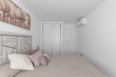 Apartment for sale Torrevieja, Alicante, Spain 3 bedrooms,  No. 131583 - photo 14