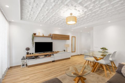 Apartment for sale Torrevieja, Alicante, Spain 3 bedrooms,  No. 131583 - photo 8