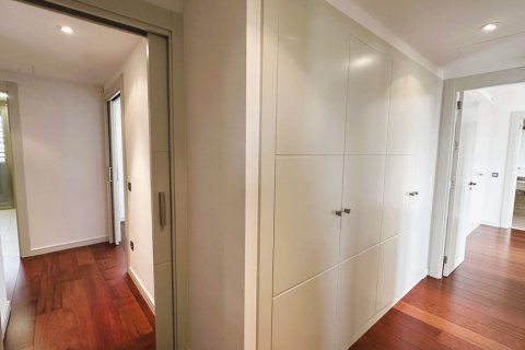 Apartment for rent Pozuelo de Alarcon, Madrid, Spain 3 bedrooms, 134 sq.m. No. 124740 - photo 18