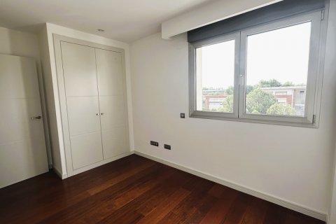 Apartment for rent Pozuelo de Alarcon, Madrid, Spain 3 bedrooms, 134 sq.m. No. 124740 - photo 22