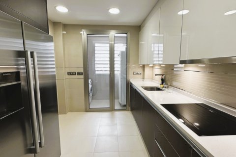 Apartment for rent Pozuelo de Alarcon, Madrid, Spain 3 bedrooms, 134 sq.m. No. 124740 - photo 13