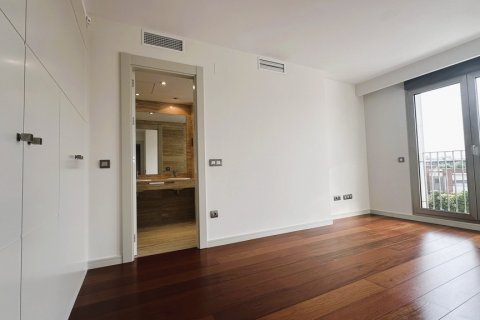 Apartment for rent Pozuelo de Alarcon, Madrid, Spain 3 bedrooms, 134 sq.m. No. 124740 - photo 19