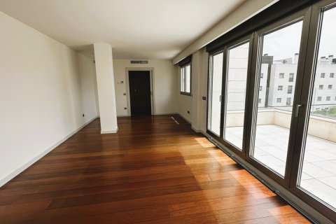 Apartment for rent Pozuelo de Alarcon, Madrid, Spain 3 bedrooms, 134 sq.m. No. 124740 - photo 4