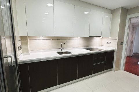 Apartment for rent Pozuelo de Alarcon, Madrid, Spain 3 bedrooms, 134 sq.m. No. 124740 - photo 15