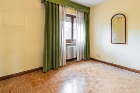 Apartment for sale Madrid, Spain 4 bedrooms, 244 sq.m. No. 124736 - photo 9