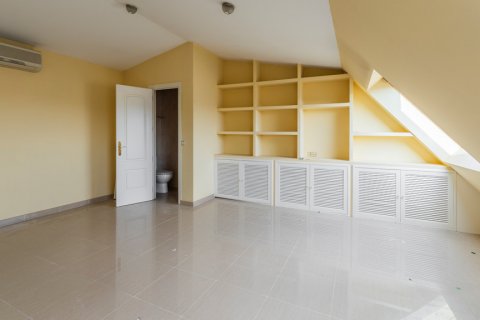 Apartment for sale Madrid, Spain 4 bedrooms, 244 sq.m. No. 124736 - photo 27
