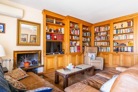 Apartment for sale Majadahonda, Madrid, Spain 4 bedrooms, 150 sq.m. No. 124741 - photo 6