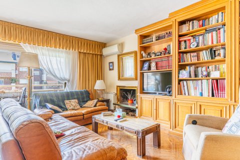 Apartment for sale Majadahonda, Madrid, Spain 4 bedrooms, 150 sq.m. No. 124741 - photo 4