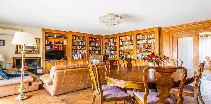Apartment Majadahonda, Madrid, Spain 4 bedrooms, 150 sq.m. No. 124741