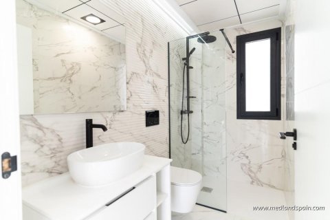 Villa for sale Punta Prima, Alicante, Spain 4 bedrooms, 121 sq.m. No. 121927 - photo 9