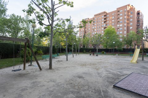 Продажа квартиры в Мадрид, Испания 3 спальни, 142м2 №121930 - фото 30