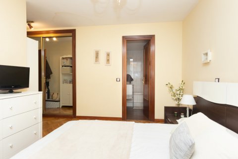 Продажа квартиры в Мадрид, Испания 3 спальни, 142м2 №121930 - фото 16