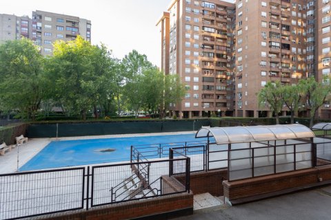 Продажа квартиры в Мадрид, Испания 3 спальни, 142м2 №121930 - фото 27