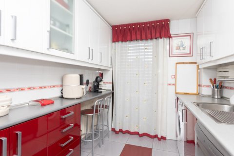 Продажа квартиры в Мадрид, Испания 3 спальни, 142м2 №121930 - фото 13