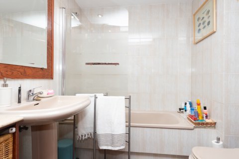 Продажа квартиры в Мадрид, Испания 3 спальни, 142м2 №121930 - фото 24
