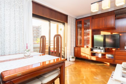 Продажа квартиры в Мадрид, Испания 3 спальни, 142м2 №121930 - фото 3