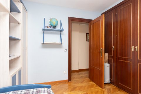 Продажа квартиры в Мадрид, Испания 3 спальни, 142м2 №121930 - фото 22