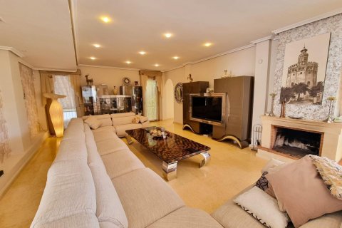Huvila myytävänä Torrevieja, Alicante, Espanja, 5 makuuhuonetta, 670 m2 No. 128688 - kuva 4