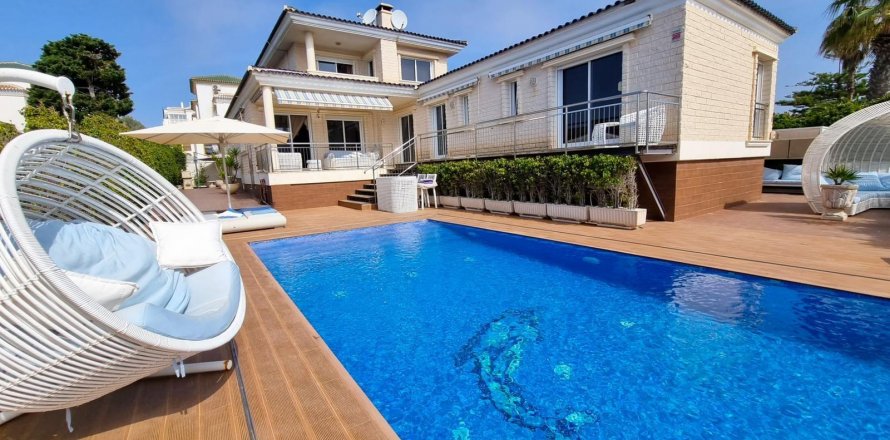 Huvila Torrevieja, Alicante, Espanja 5 makuuhuonetta, 670 m2 No. 128688