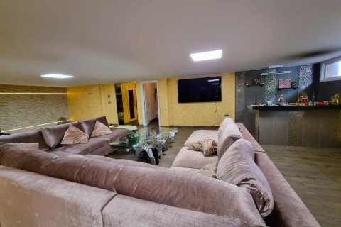 Huvila myytävänä Torrevieja, Alicante, Espanja, 5 makuuhuonetta, 670 m2 No. 128688 - kuva 6