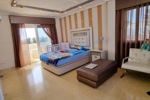 Huvila myytävänä Torrevieja, Alicante, Espanja, 5 makuuhuonetta, 670 m2 No. 128688 - kuva 6