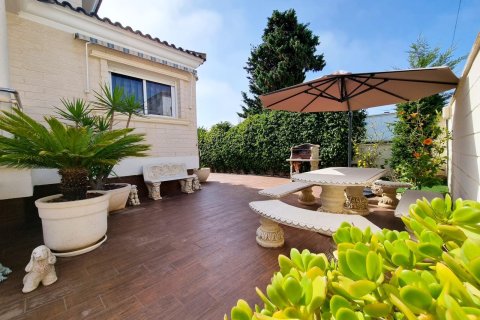 Huvila myytävänä Torrevieja, Alicante, Espanja, 5 makuuhuonetta, 670 m2 No. 128688 - kuva 24