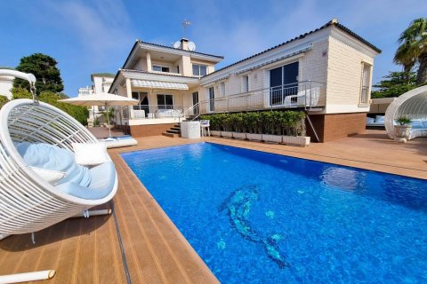 Huvila myytävänä Torrevieja, Alicante, Espanja, 5 makuuhuonetta, 670 m2 No. 128688 - kuva 8