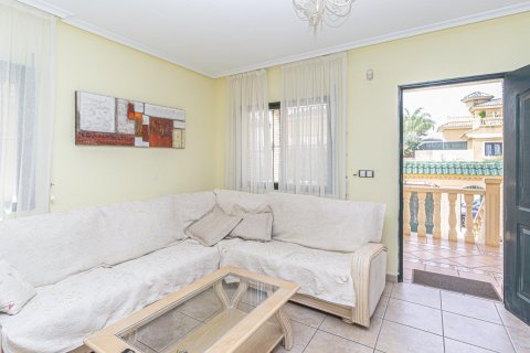 Villa till salu Alicante, Spanien 3 sovrum, 195 kvm. Nr. 128693 - foto 19