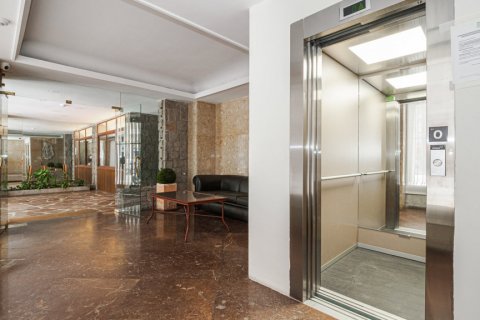 Apartment for sale Sevilla, Seville, Spain 5 bedrooms, 291 sq.m. No. 124556 - photo 26