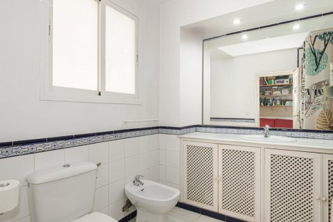 Apartment for sale Sevilla, Seville, Spain 5 bedrooms, 291 sq.m. No. 124556 - photo 24