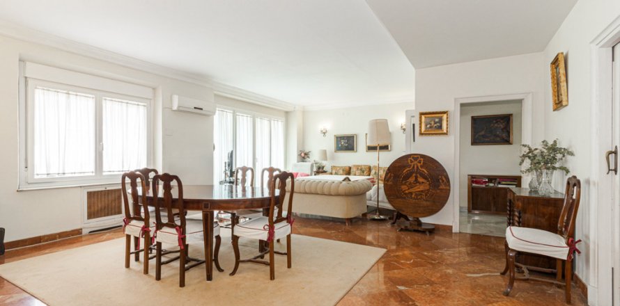 Apartment Sevilla, Seville, Spain 5 bedrooms, 291 sq.m. No. 124556