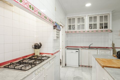 Apartment for sale Sevilla, Seville, Spain 5 bedrooms, 291 sq.m. No. 124556 - photo 15