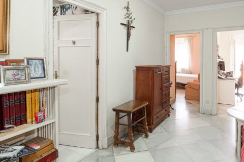 Apartment for sale Sevilla, Seville, Spain 5 bedrooms, 291 sq.m. No. 124556 - photo 22