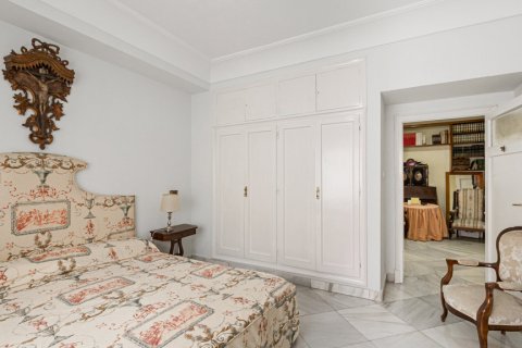 Apartment for sale Sevilla, Seville, Spain 5 bedrooms, 291 sq.m. No. 124556 - photo 11