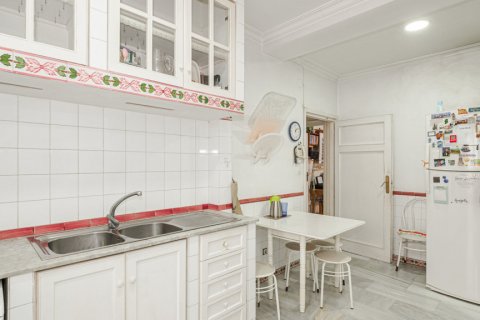 Apartment for sale Sevilla, Seville, Spain 5 bedrooms, 291 sq.m. No. 124556 - photo 14
