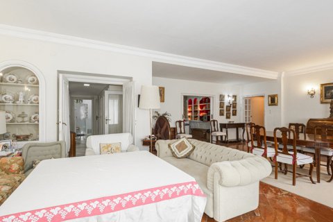 Apartment for sale Sevilla, Seville, Spain 5 bedrooms, 291 sq.m. No. 124556 - photo 2