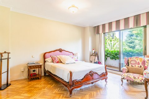 Продажа таухауса в Лас-Розас де Мадрид, Мадрид, Испания 5 спален, 300м2 №122500 - фото 22